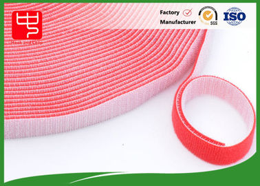 15 mm de ruban rouge double face, durable.