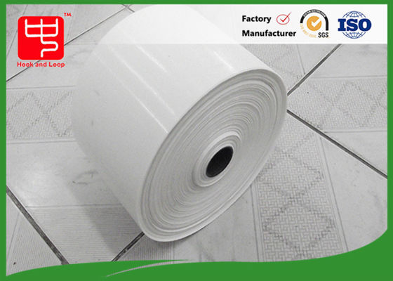 Typiquement -20°C à 80°C Ruban adhésif crochet et boucle cousu sur style Ruban de fixation flexible conçu pour les environnements difficiles